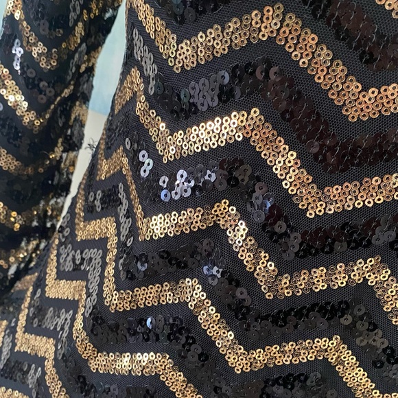DIVIDED H&M 🖤BLACK & GOLD💛 LONG SLEEVES PECIAL OCCASIONS SEQUINS DRESS SIZE 8 - Picture 4 of 12